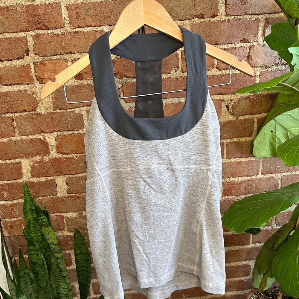 Lululemon workout top
